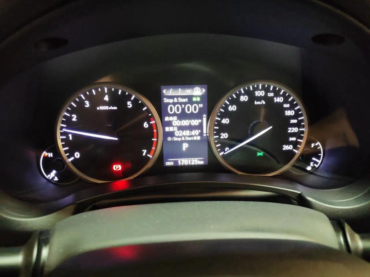 Lexus NX 2017 300 Front-Wheel-Drive Limited Edition — миниатюра 11