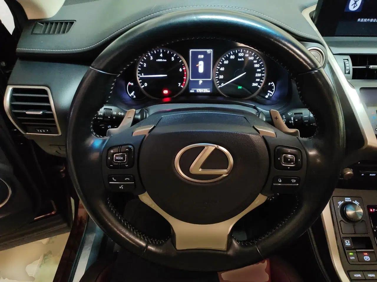Lexus NX 2017 300 Front-Wheel-Drive Limited Edition — миниатюра 10