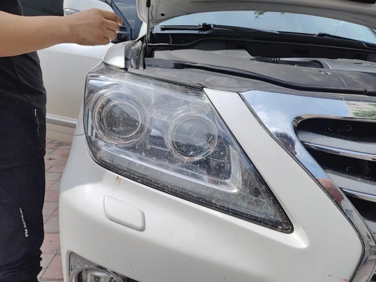 Lexus LX 2011, 570, 5.7-liter engine, 8-seater, with a sunroof and power seats in both the front and rear rows. Front seats feature ventilation and heating. Middle East specification. — миниатюра 7