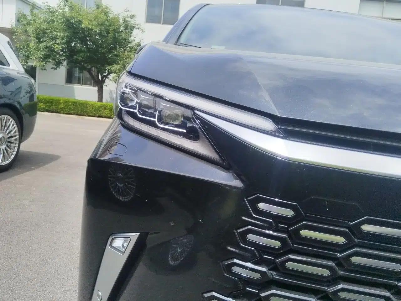 Lexus LM 2023 500h Six-Seater Prestige Edition — миниатюра 7