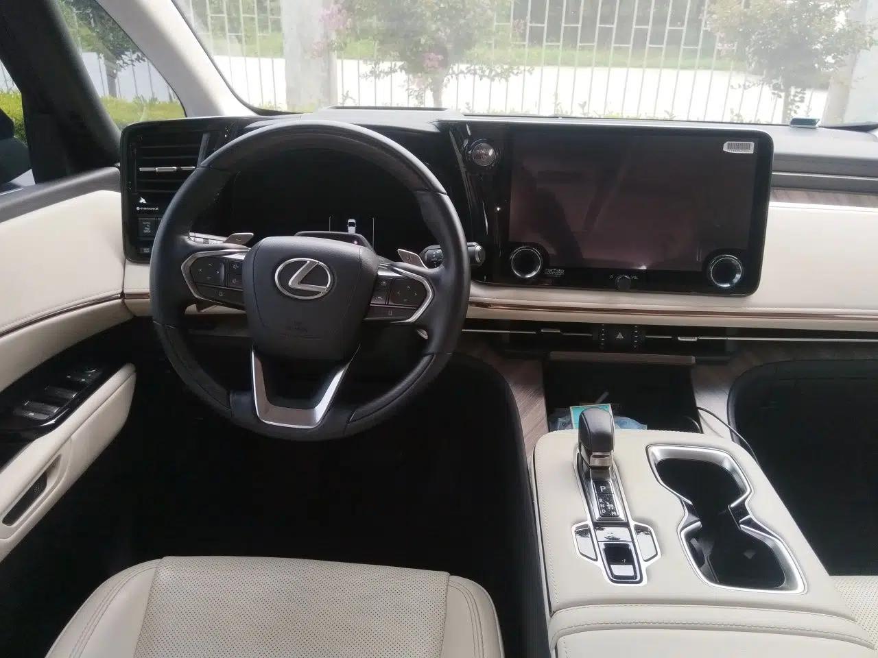 Lexus LM 2023 500h Six-Seater Prestige Edition — миниатюра 10