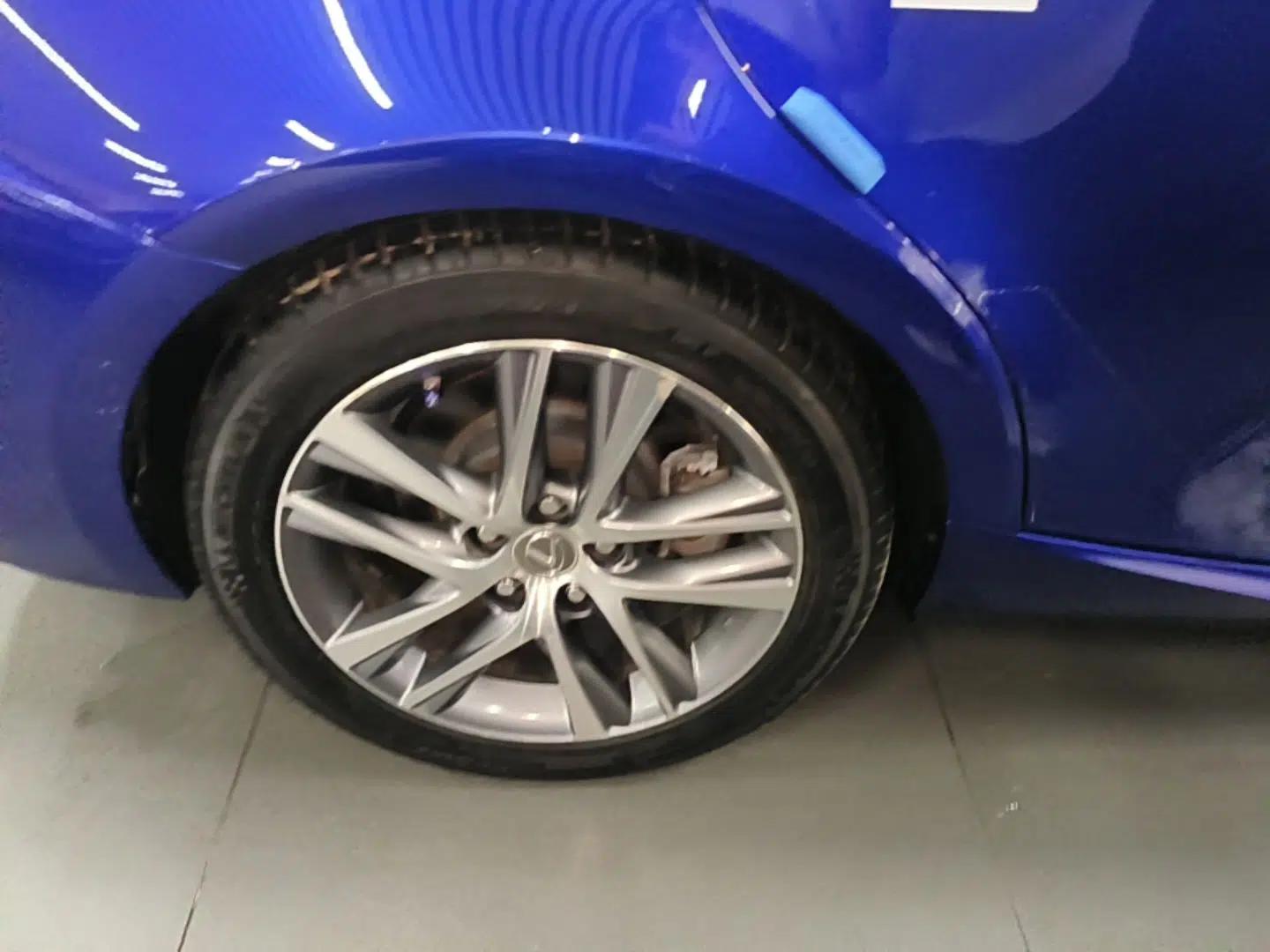 Lexus IS 2017 300 F SPORT Edition — миниатюра 11