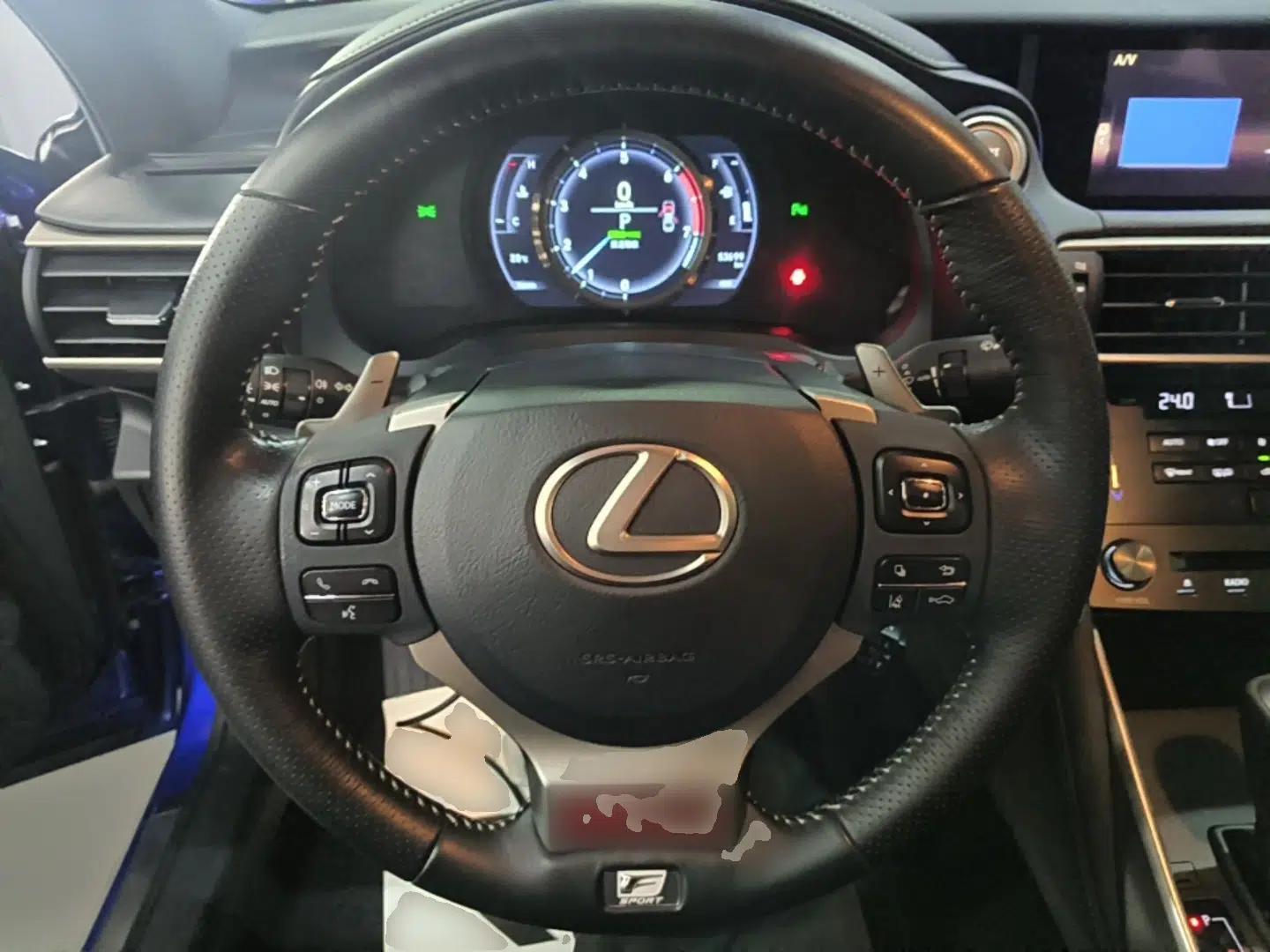 Lexus IS 2017 300 F SPORT Edition — миниатюра 13