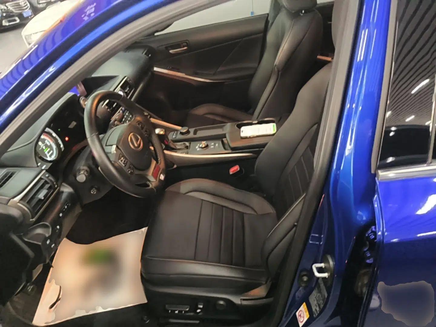 Lexus IS 2017 300 F SPORT Edition — миниатюра 17