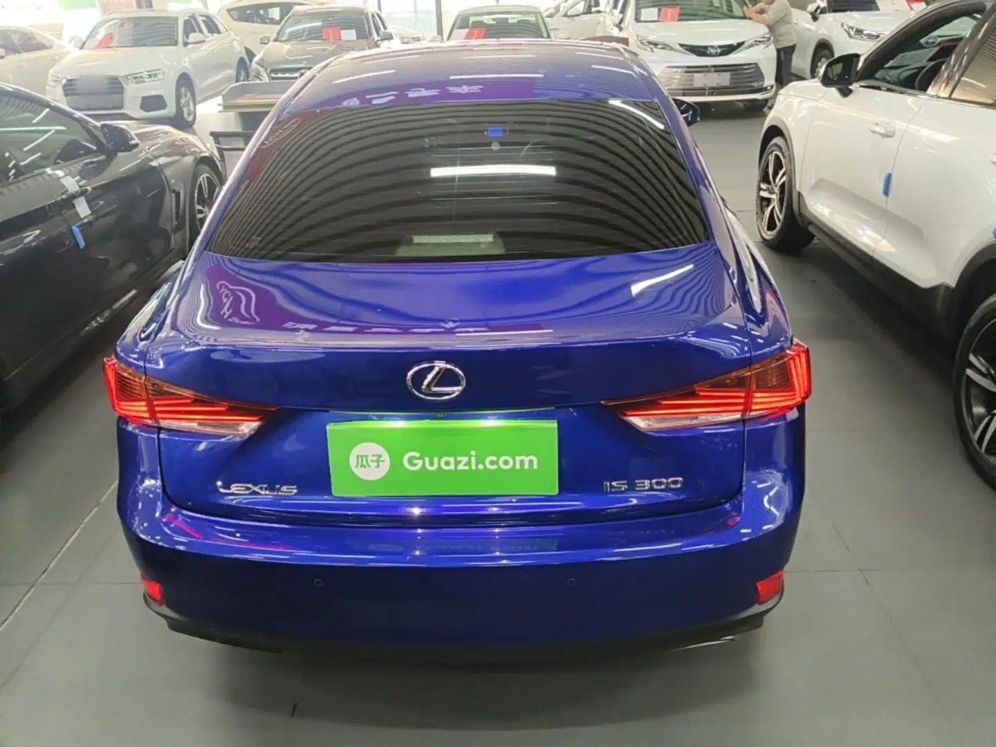 Lexus IS 2017 300 F SPORT Edition — миниатюра 5