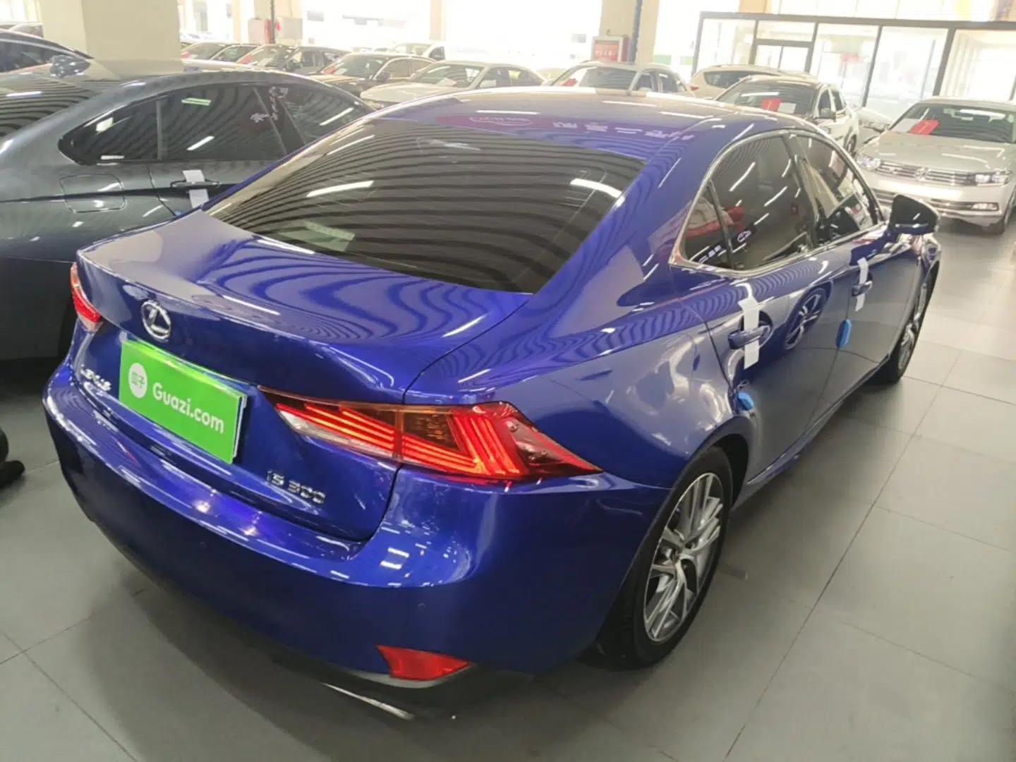 Lexus IS 2017 300 F SPORT Edition — миниатюра 6