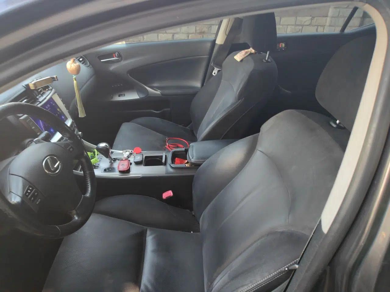 Lexus IS 2009 300 — миниатюра 15