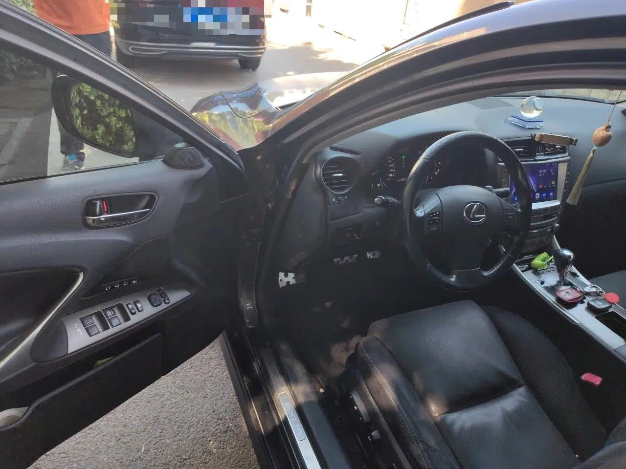 Lexus IS 2009 300 — миниатюра 16