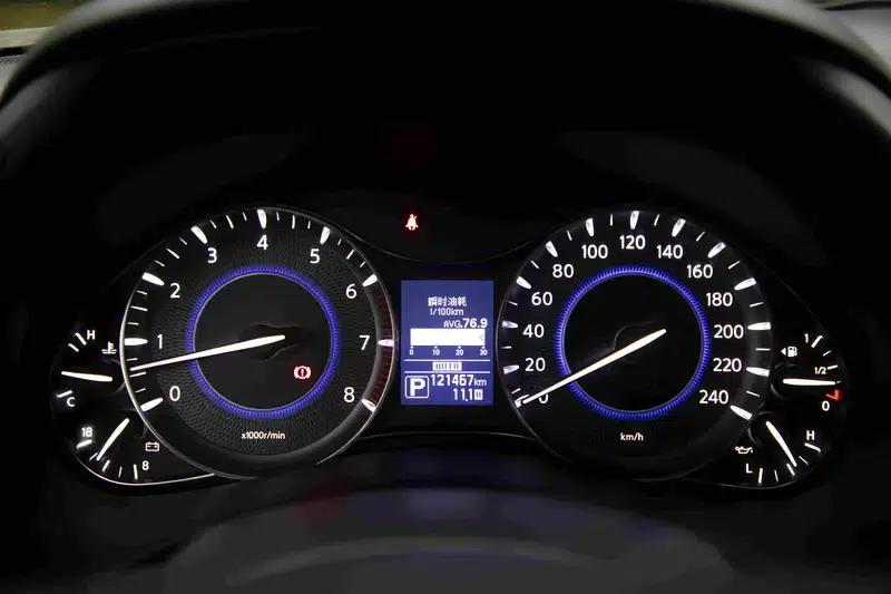 Infiniti QX80 2016 5.6L 4WD — миниатюра 22