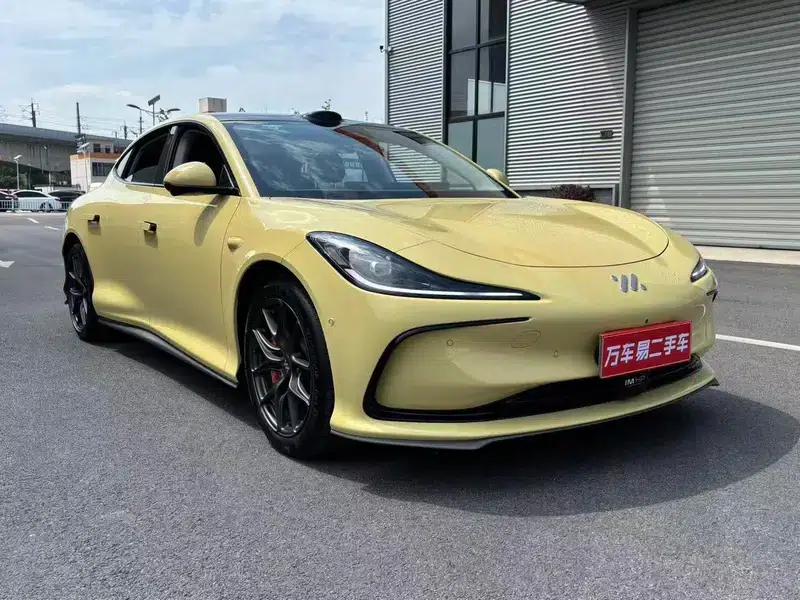 Zhiji L6 2024 Max Standard Edition 75kWh — миниатюра 3