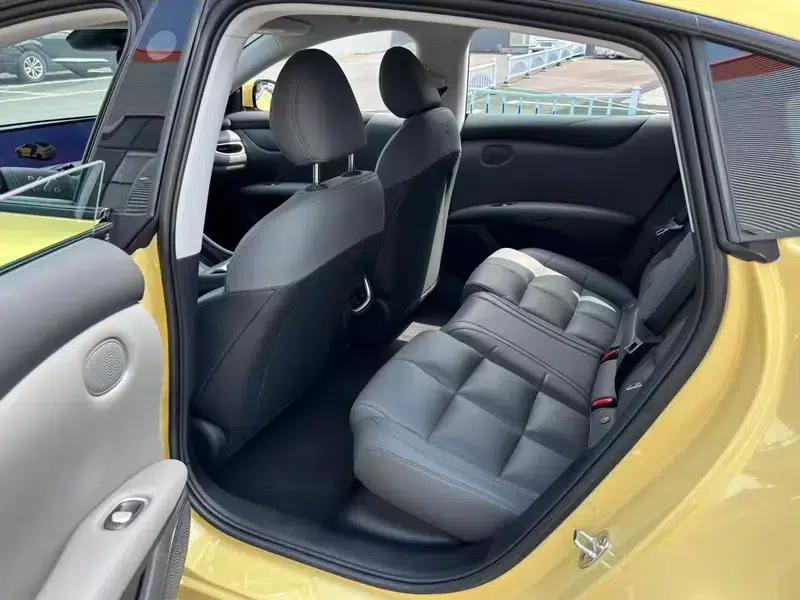 Zhiji L6 2024 Max Standard Edition 75kWh — миниатюра 9