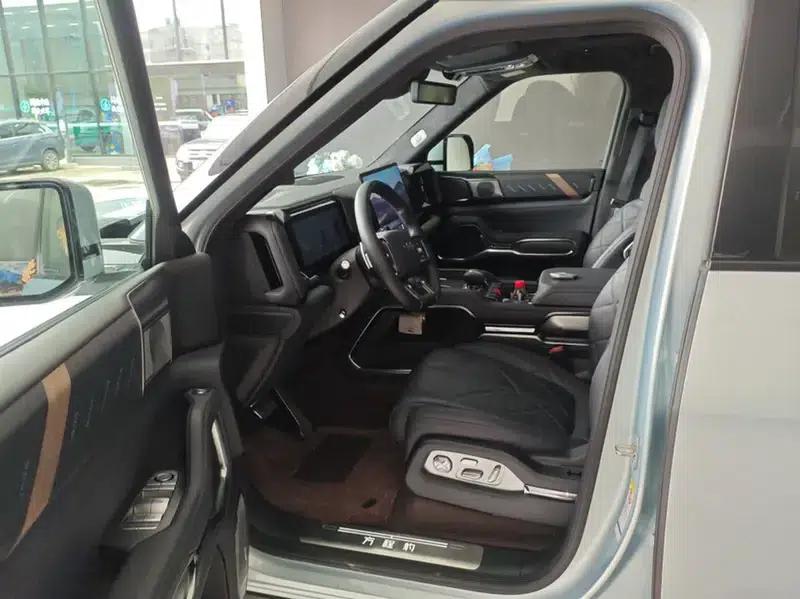 Leopard 8 2025 Smart & Brave Flagship Edition 7-Seater — миниатюра 7