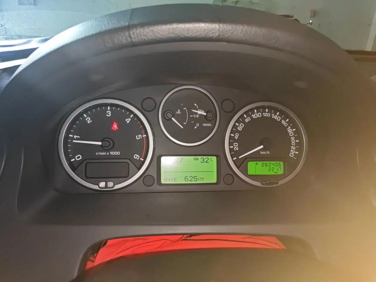Land Rover Freelander 2 2011 2.2T SD4 SE Diesel Edition — миниатюра 11