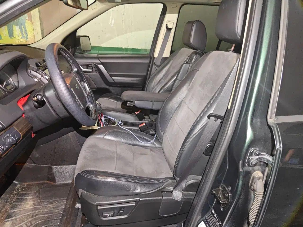 Land Rover Freelander 2 2011 2.2T SD4 SE Diesel Edition — миниатюра 15