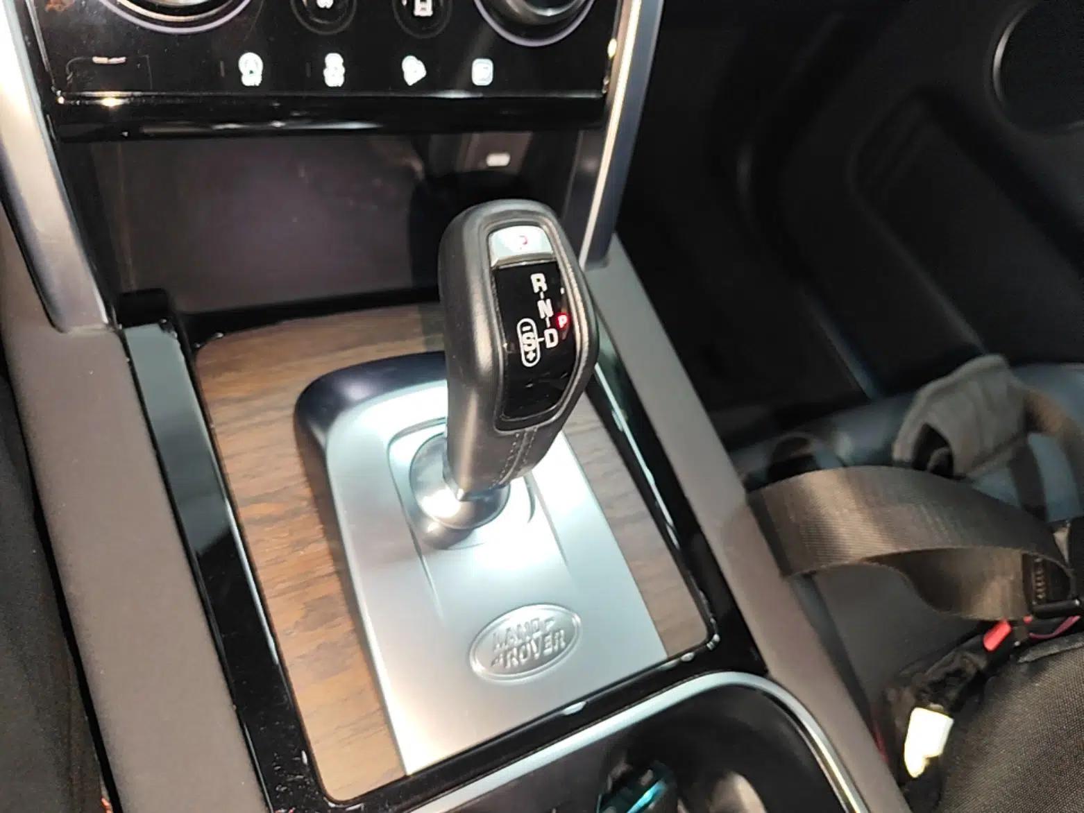 Land Rover Discovery Sport New Energy 2022 P300e Performance Tech Edition — миниатюра 16