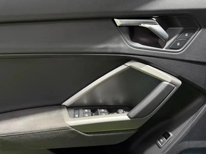 Audi Q3 2022 35 TFSI Fashion Dynamic Edition — миниатюра 17
