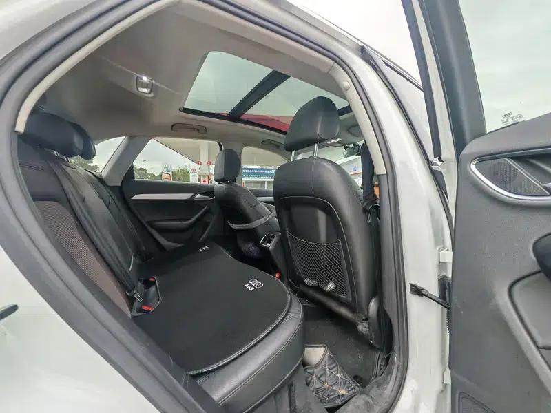 Audi Q3 2018 30th Anniversary Edition 30 TFSI Fashion Model — миниатюра 23