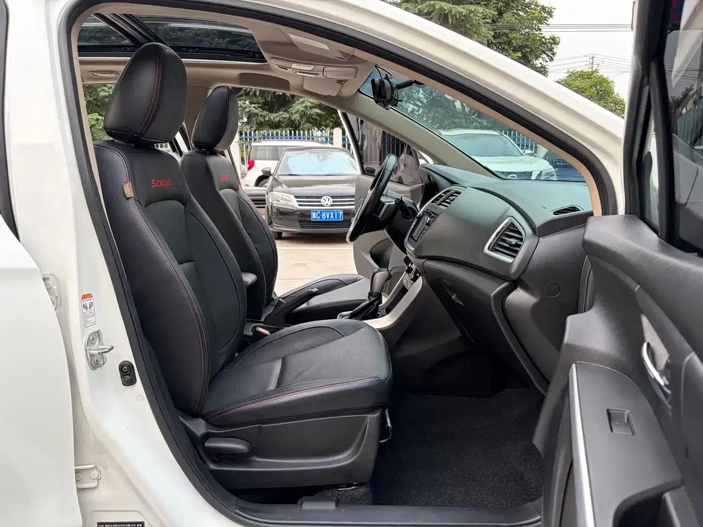 Vitara 2014 1.6L CVT 2WD Elite — миниатюра 6