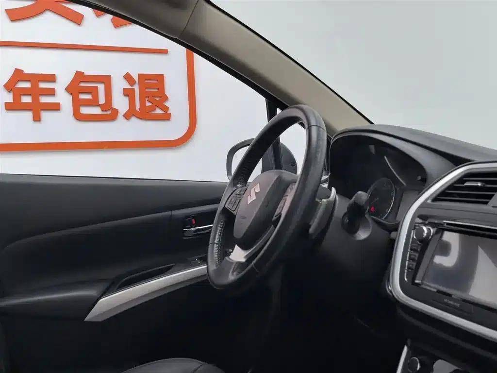 2014 Vitara 1.6L CVT 4WD Premium — миниатюра 22