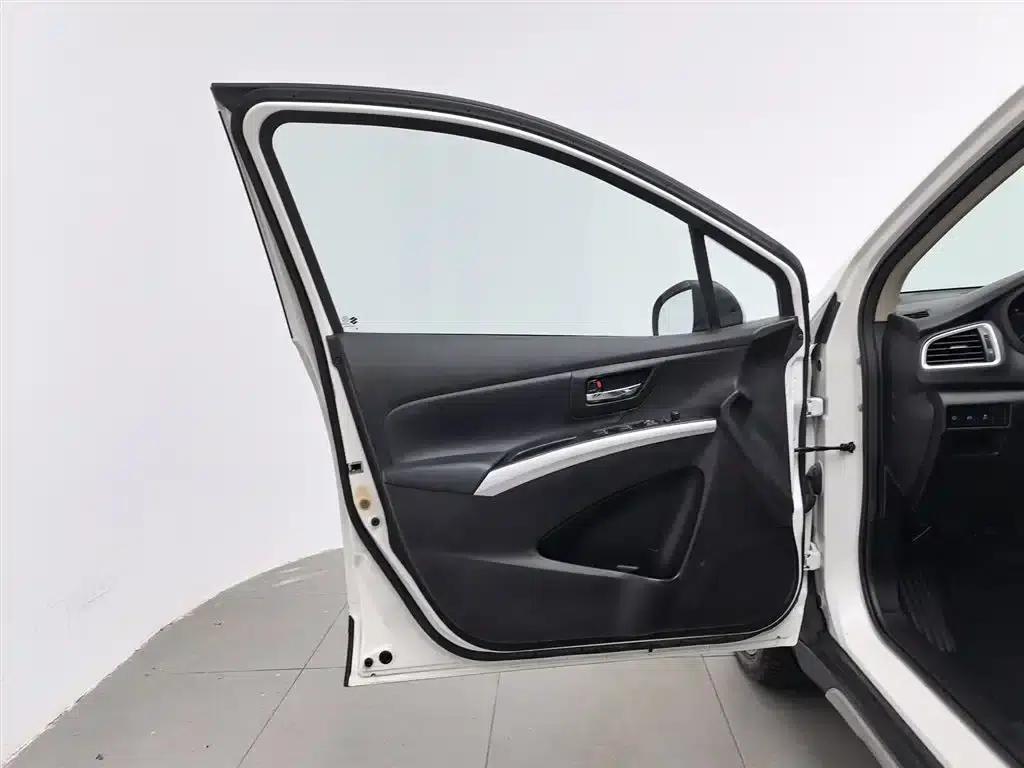 2014 Vitara 1.6L CVT 4WD Premium — миниатюра 8