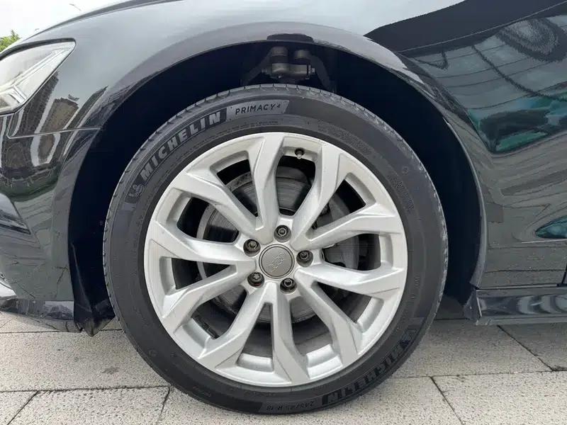 Audi A6L 2018 30th Anniversary Edition 35 TFSI Fashion Model — миниатюра 13
