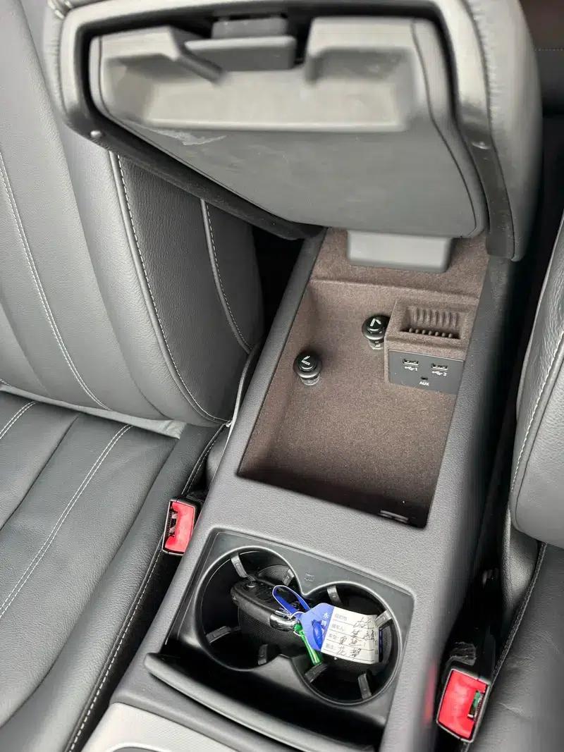 Audi A6L 2018 30th Anniversary Edition 35 TFSI Fashion Model — миниатюра 30