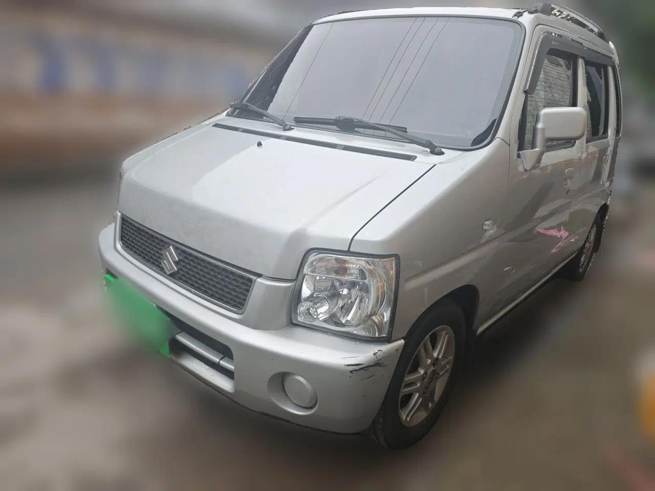 Suzuki Wagon R 2015 1.0L Manual Comfort Model — миниатюра 1