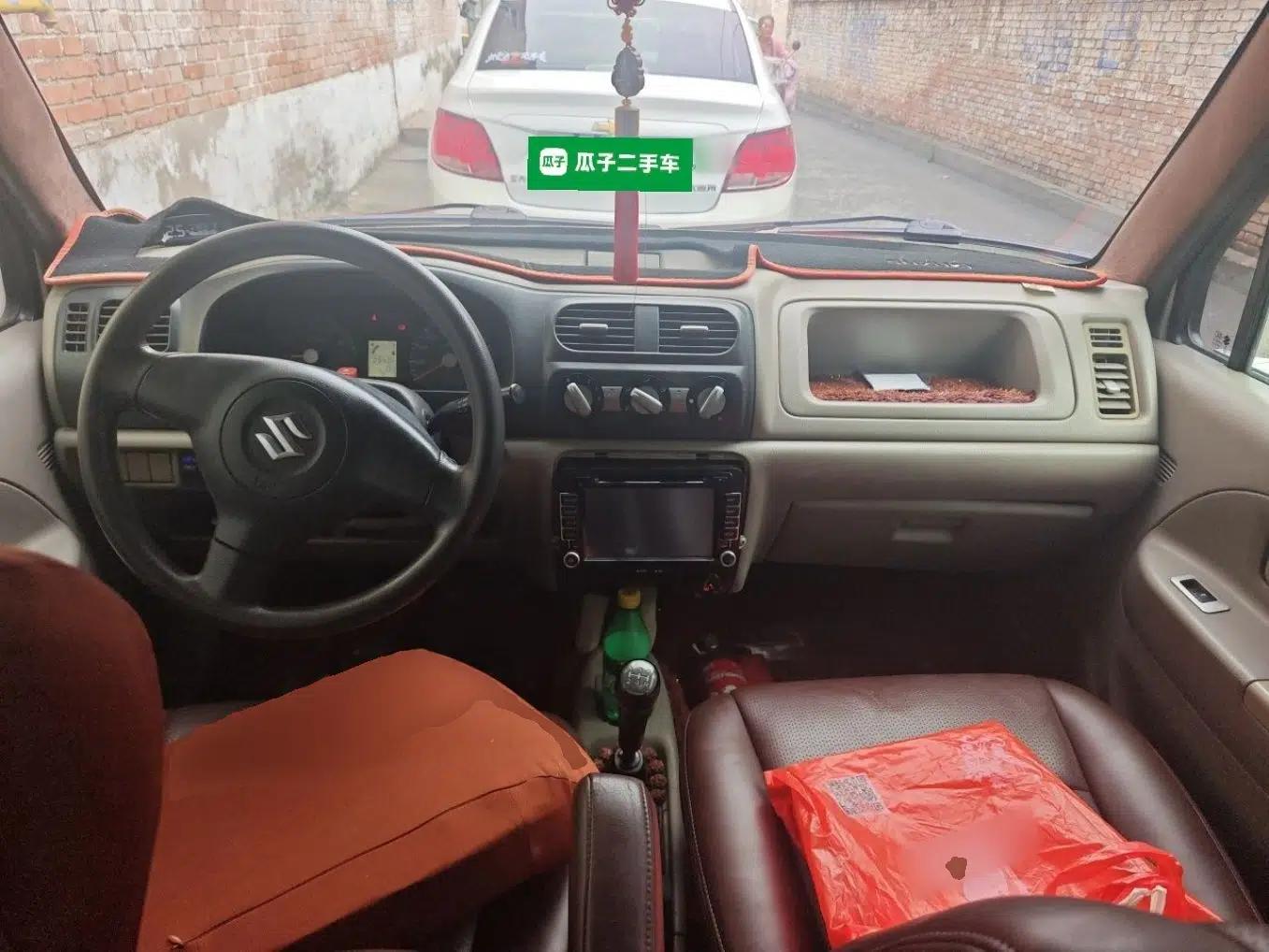 Suzuki Wagon R 2015 1.0L Manual Comfort Model — миниатюра 9
