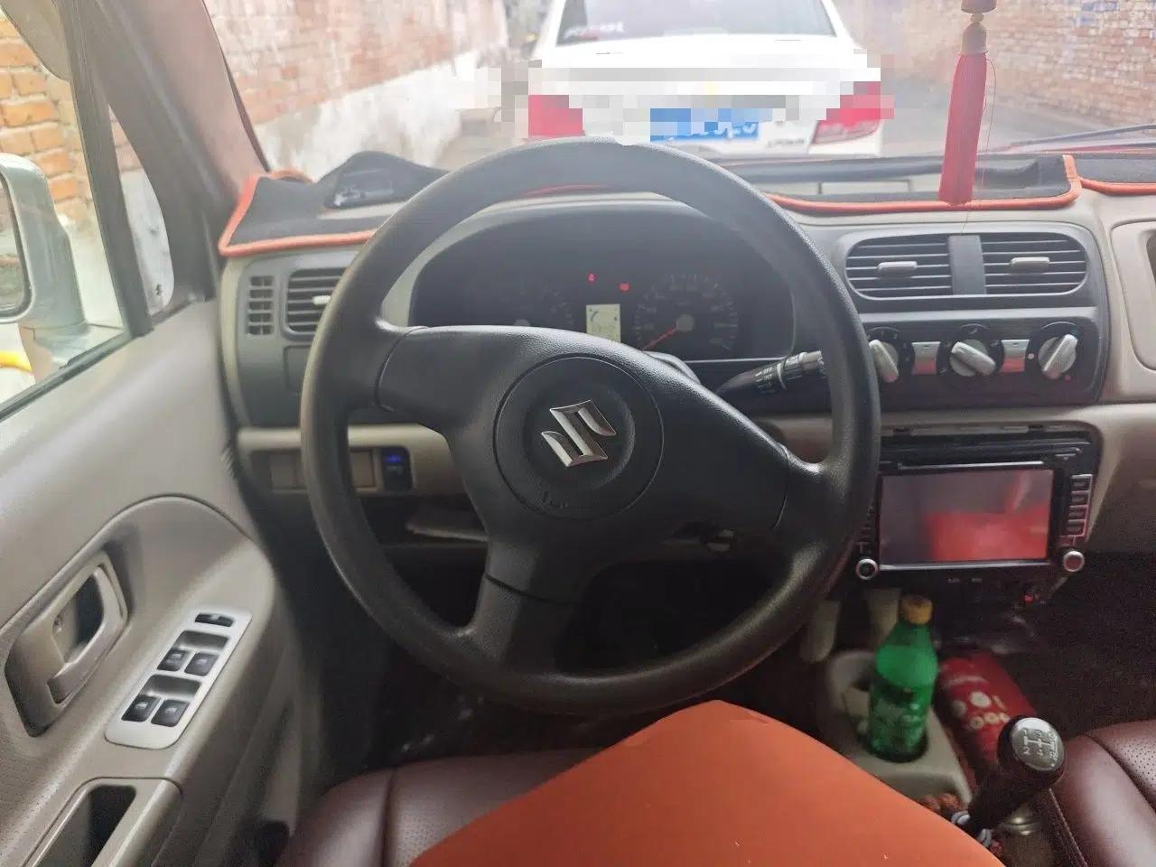 Suzuki Wagon R 2015 1.0L Manual Comfort Model — миниатюра 10
