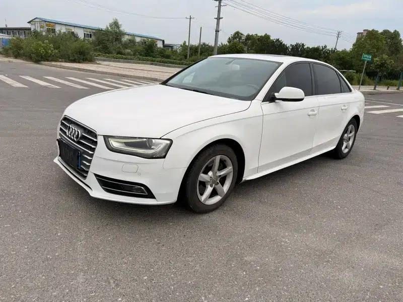 Audi A4L 2015 35 TFSI Automatic Standard Edition — миниатюра 1
