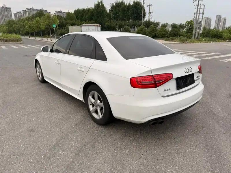 Audi A4L 2015 35 TFSI Automatic Standard Edition — миниатюра 4