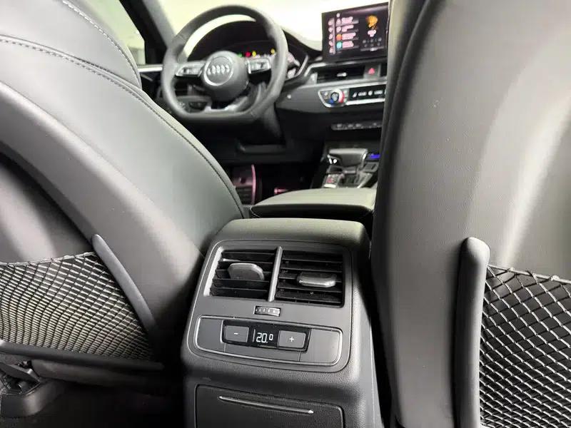 Audi A4L 2025 2 Million Unit Enjoyment Edition 40 TFSI Luxury Dynamic Model — миниатюра 18