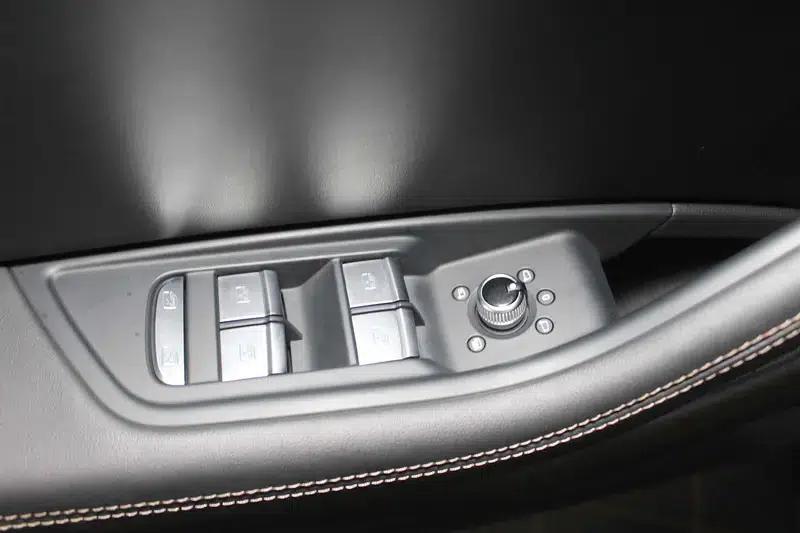 2024 Audi A4L 40 TFSI quattro RS Package (Sports Edition) — миниатюра 14