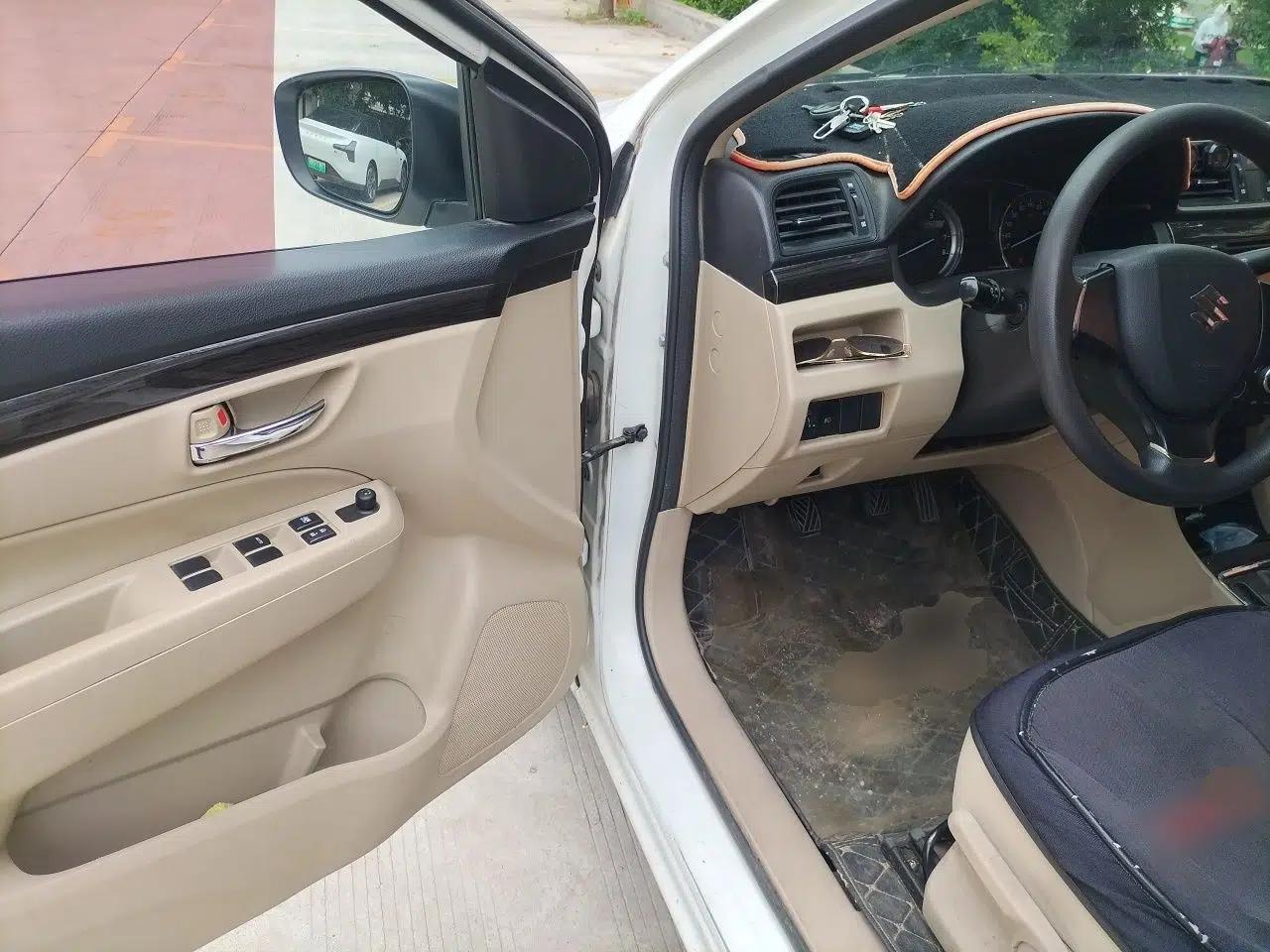 Suzuki Alivio 2015 1.6L Manual Comfort Model — миниатюра 16