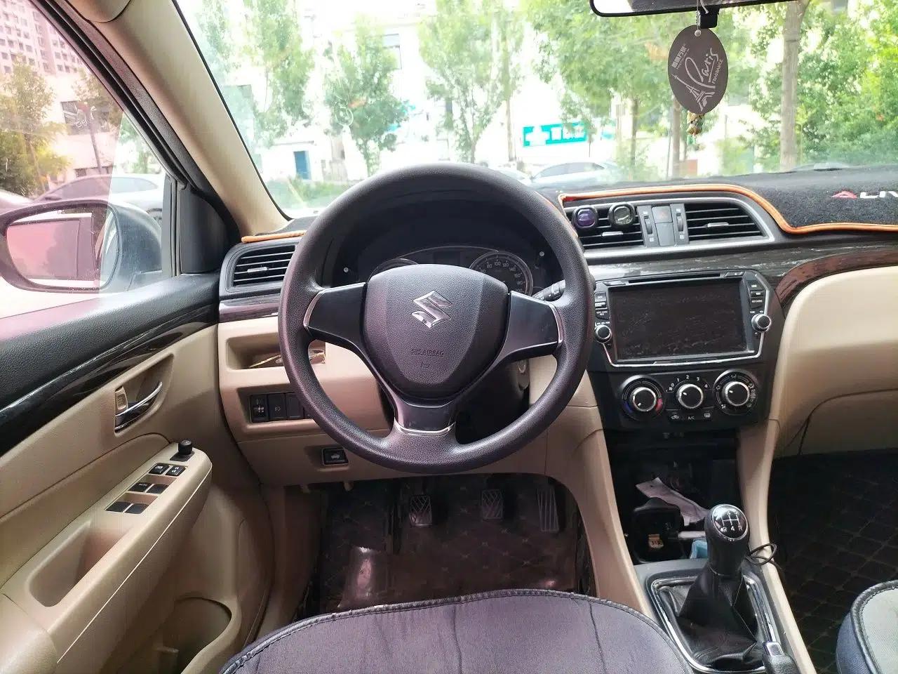 Suzuki Alivio 2015 1.6L Manual Comfort Model — миниатюра 10