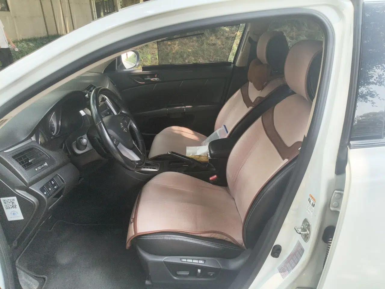 Suzuki Kizashi 2011 2.4L Two-Wheel Drive Sport with Navigation — миниатюра 15