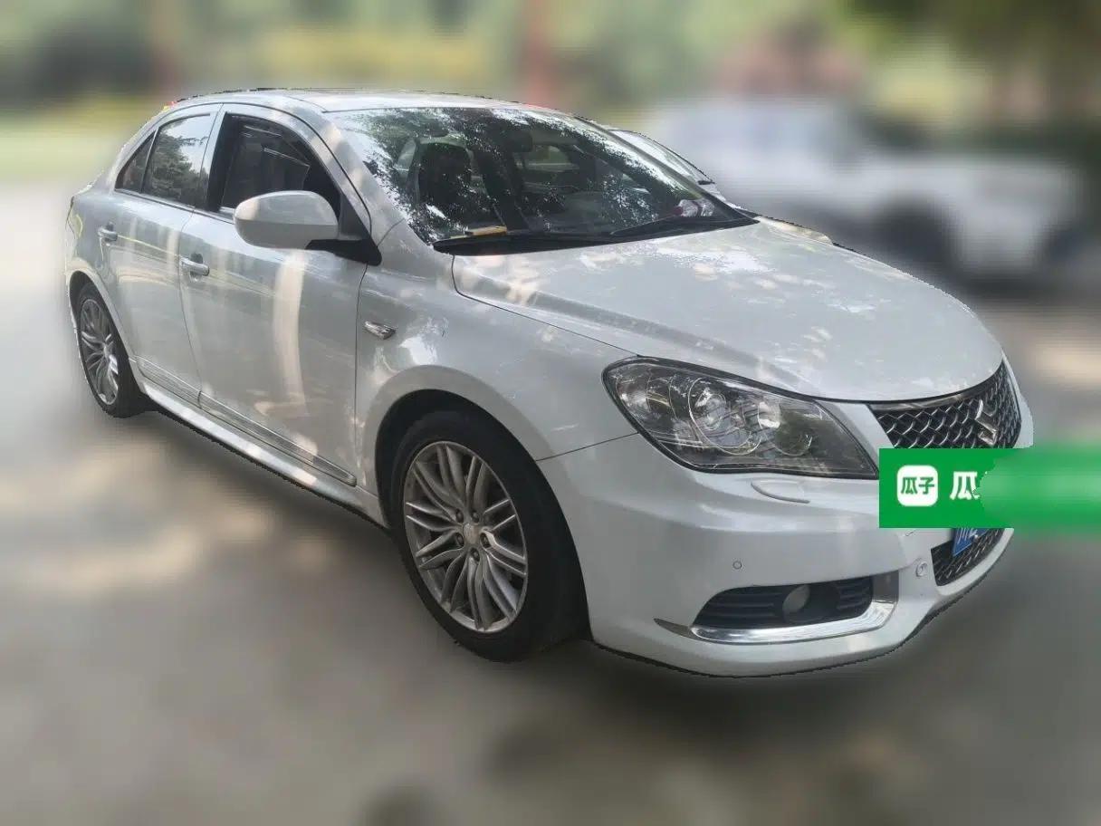 Suzuki Kizashi 2011 2.4L Two-Wheel Drive Sport with Navigation — миниатюра 3