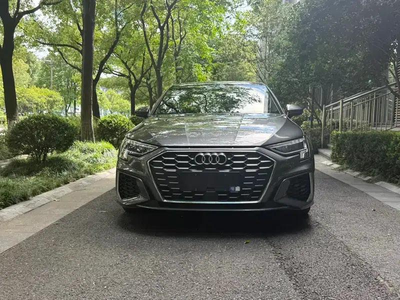 Audi A3 2023 Facelift Sportback 35 TFSI Luxury Sport — миниатюра 2