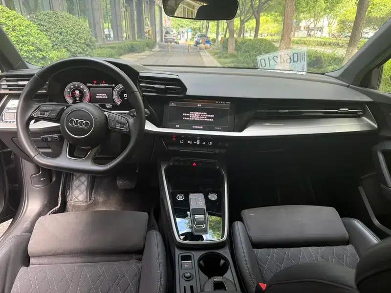 Audi A3 2023 Facelift Sportback 35 TFSI Luxury Sport — миниатюра 11