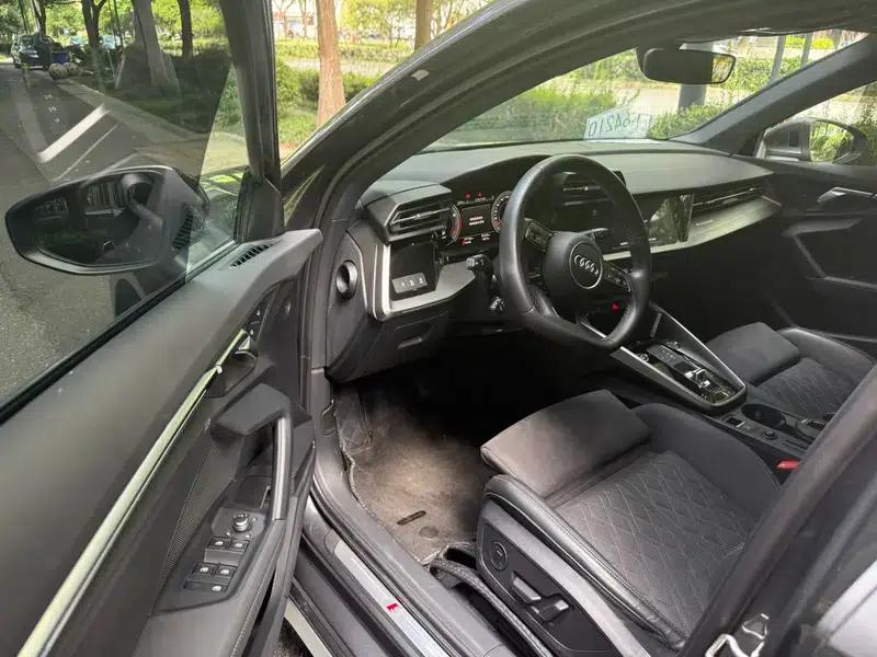 Audi A3 2023 Facelift Sportback 35 TFSI Luxury Sport — миниатюра 13