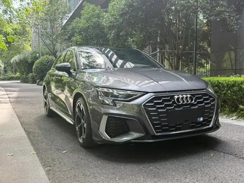 Audi A3 2023 Facelift Sportback 35 TFSI Luxury Sport — миниатюра 3