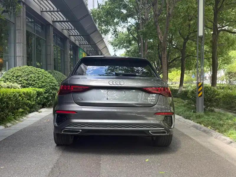 Audi A3 2023 Facelift Sportback 35 TFSI Luxury Sport — миниатюра 5