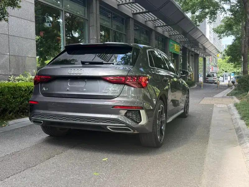 Audi A3 2023 Facelift Sportback 35 TFSI Luxury Sport — миниатюра 6