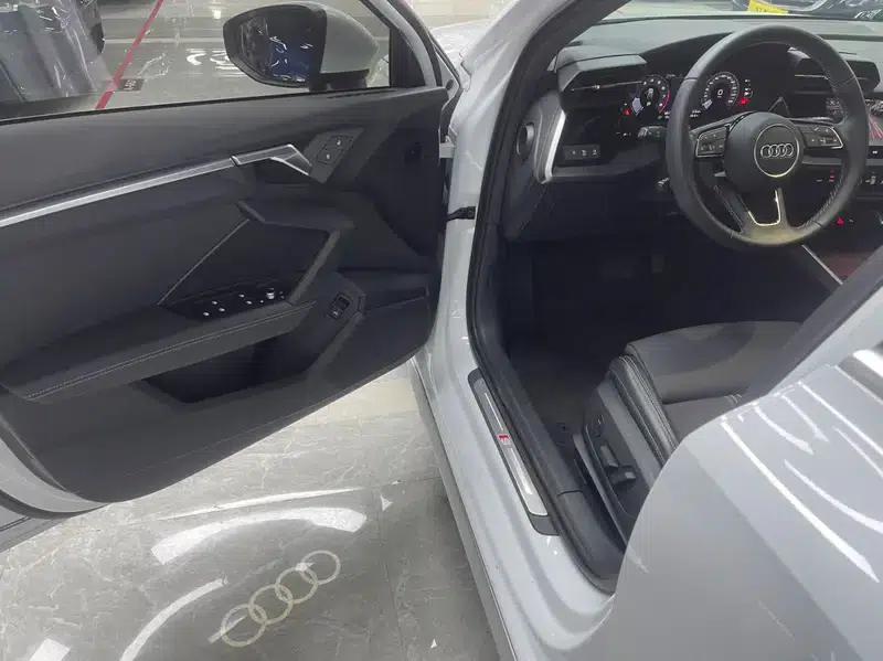 Audi A3 2023 Facelift Sportback 35 TFSI Progressive Elegance — миниатюра 9
