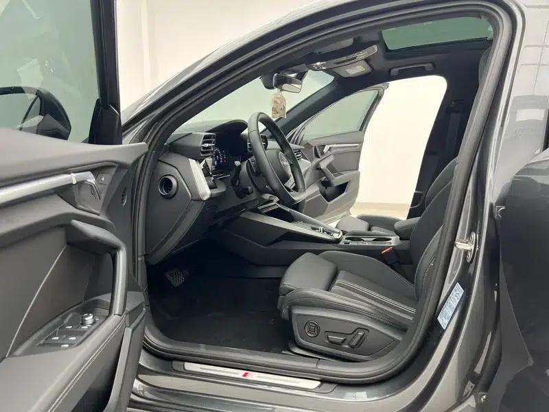 Audi A3 2023 Facelift Sportback 35 TFSI Fashion Sporty Model — миниатюра 17