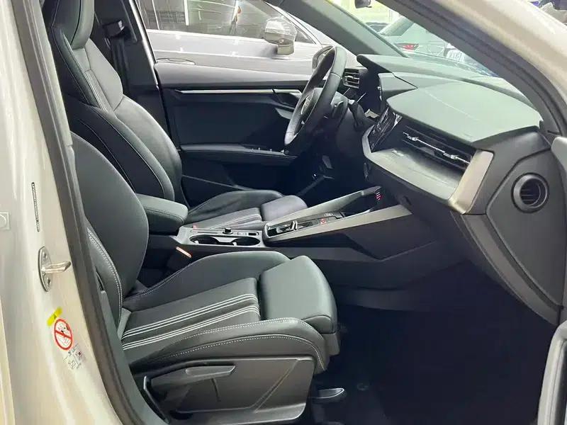 Audi A3 2023 Facelift Sportback 35 TFSI Fashion Sporty Model — миниатюра 11