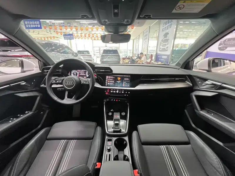 Audi A3 2023 Facelift Sportback 35 TFSI Fashion Sporty Model — миниатюра 14