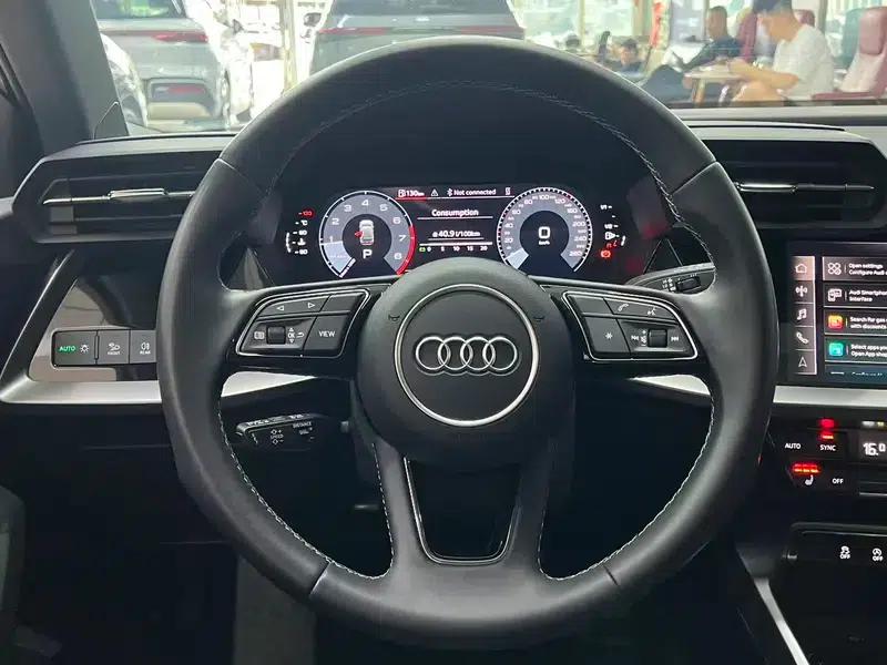 Audi A3 2023 Facelift Sportback 35 TFSI Fashion Sporty Model — миниатюра 17