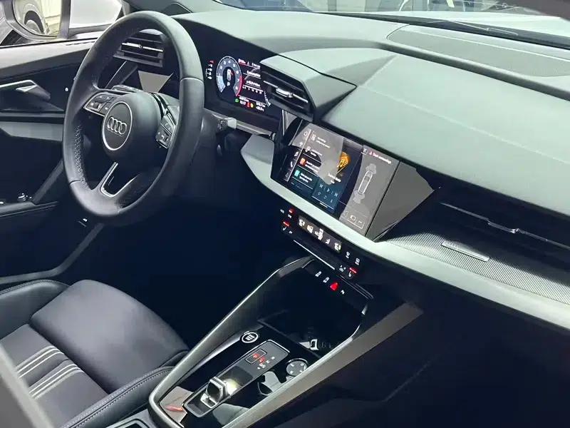 Audi A3 2023 Facelift Sportback 35 TFSI Fashion Sporty Model — миниатюра 19