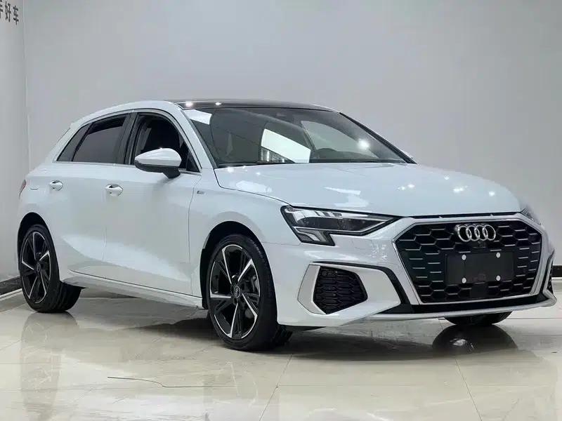 Audi A3 2023 Facelift Sportback 35 TFSI Fashion Sporty Model — миниатюра 3